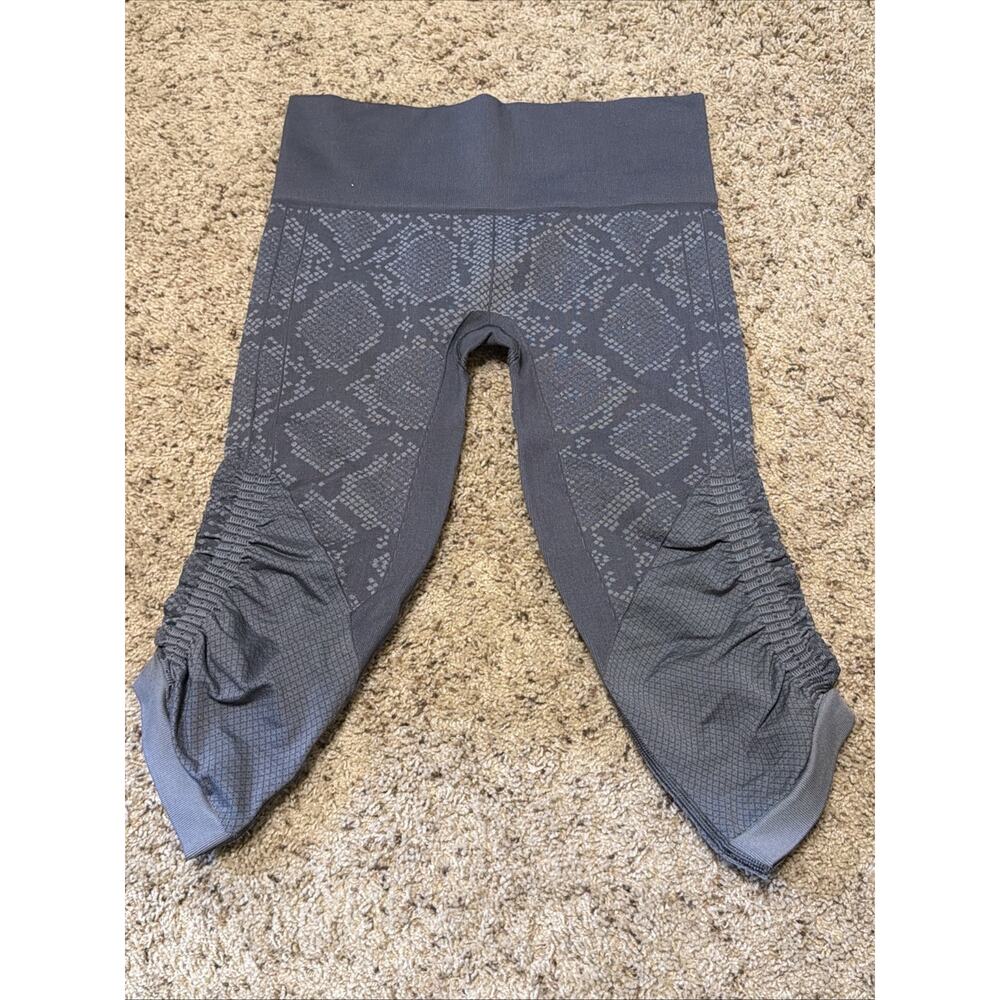 Lululemon Compressor Ruched Leggings Women’s Size 6 Grey Capri Crop